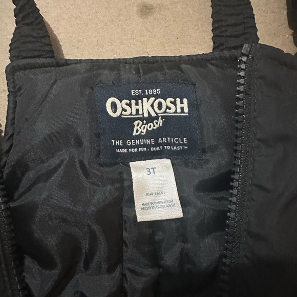 OSHKOSH B’GOSH
SNOW PANTS WITH SUSPENDERS
SIZE 3T
BLACK - Picture 2 of 3